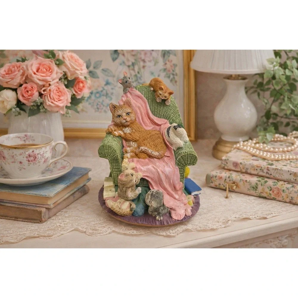Vintage JSNY Cat Family Music Box Figurine Rotates. Plays 